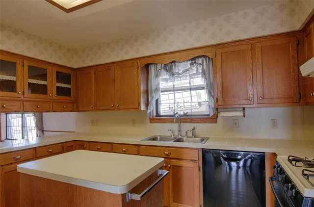 $945,000 | 11552 Farm To Market Road 1383, Schulenburg, TX 78956