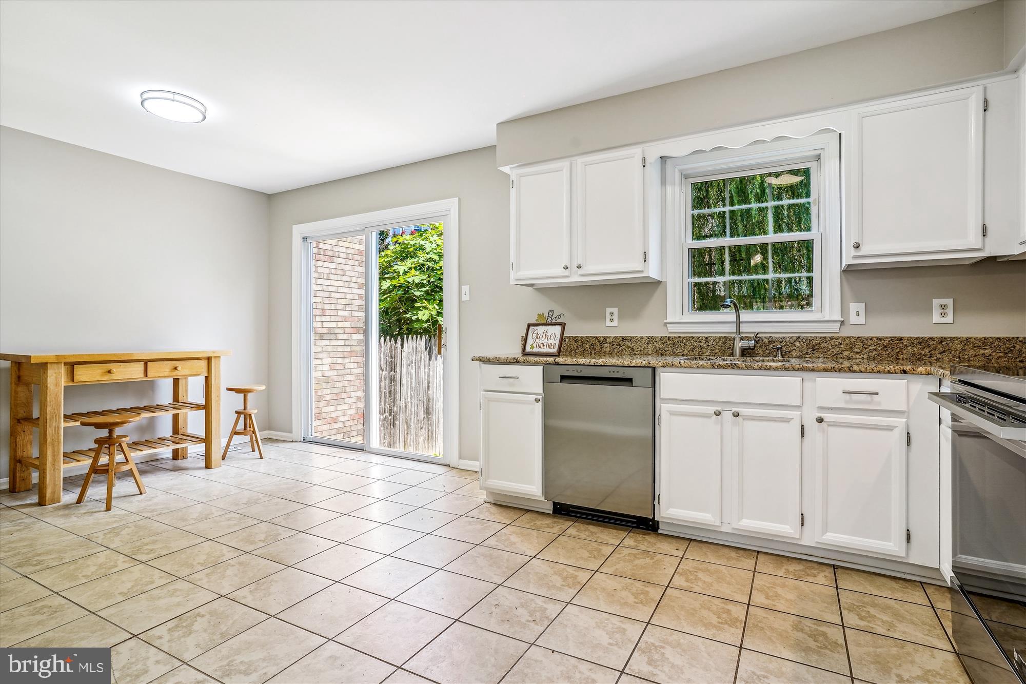 3026 Seminole Road Woodbridge, VA 22192 - Photo 7 of 25 Large Eat-in Kitchen