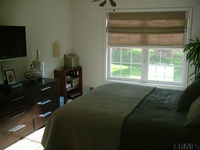 501 Cedar Rensselaer, NY 12144 - Photo 5 of 14 Photo 5