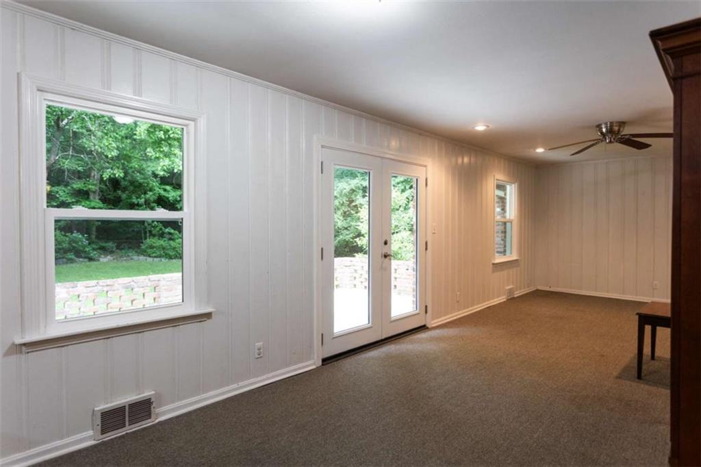 1025 Vistavia Circle Decatur, GA 30033 - Photo 29 of 56