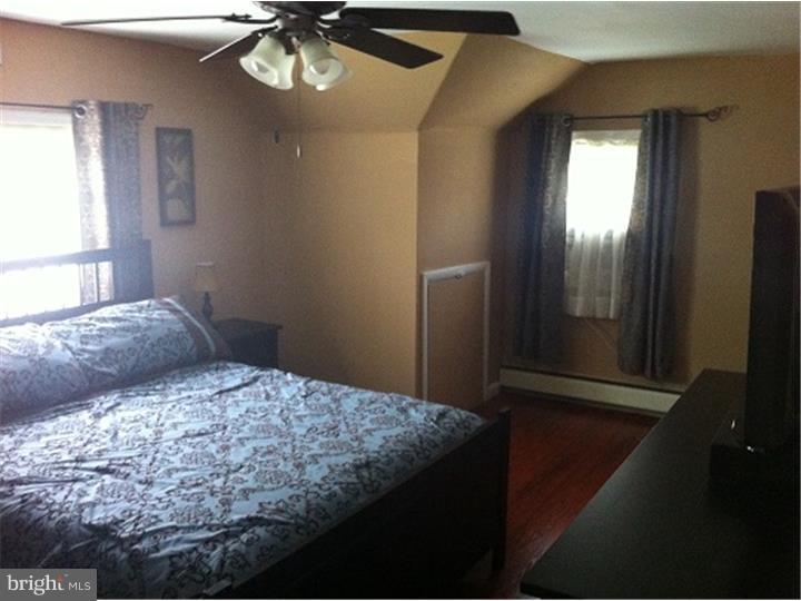 855 Cricket Road Secane, PA 19018 - Photo 15 of 25 Bedroom - Main