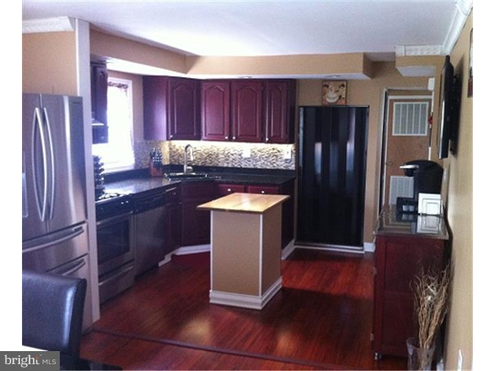 855 Cricket Road Secane, PA 19018 - Photo 7 of 25 Kitchen