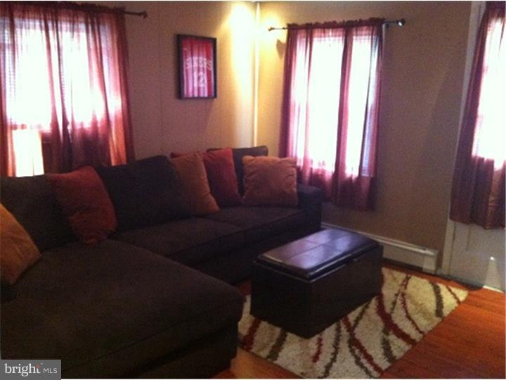 855 Cricket Road Secane, PA 19018 - Photo 10 of 25 Family Room