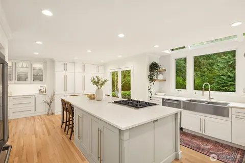 $2,895,000 | 14214 216th Avenue Northeast, Woodinville, WA 98077