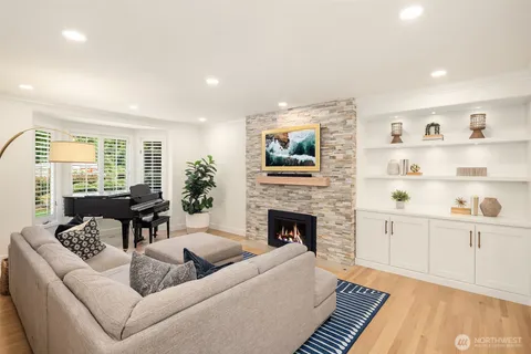 $2,895,000 | 14214 216th Avenue Northeast, Woodinville, WA 98077