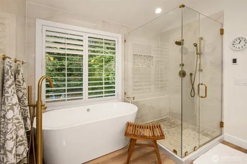 $2,895,000 | 14214 216th Avenue Northeast, Woodinville, WA 98077