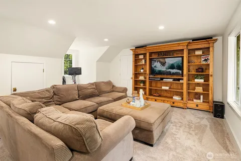 $2,895,000 | 14214 216th Avenue Northeast, Woodinville, WA 98077