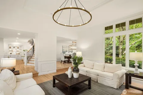 $2,895,000 | 14214 216th Avenue Northeast, Woodinville, WA 98077