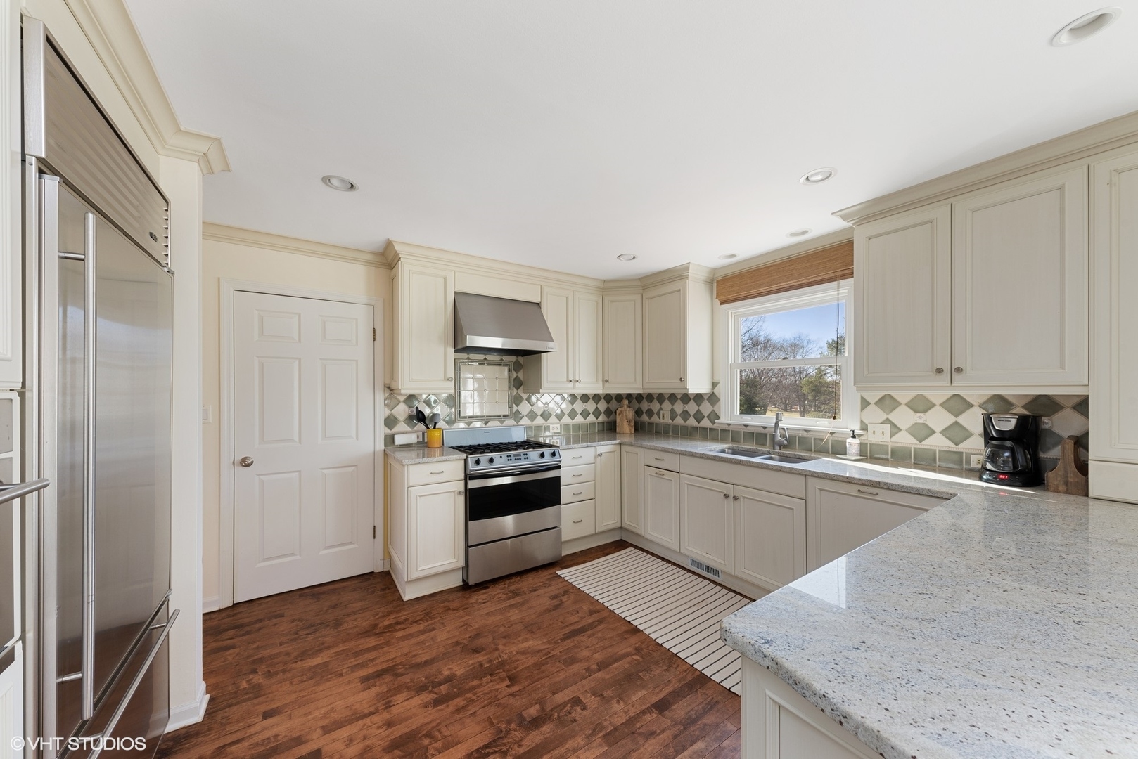 1221 Aberdeen Road Inverness, IL 60067 - Photo 5 of 31