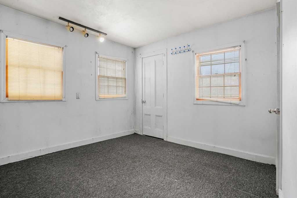 1 Copley Street Boston, MA 02119 - Photo 20 of 29 a view of an empty room with a window