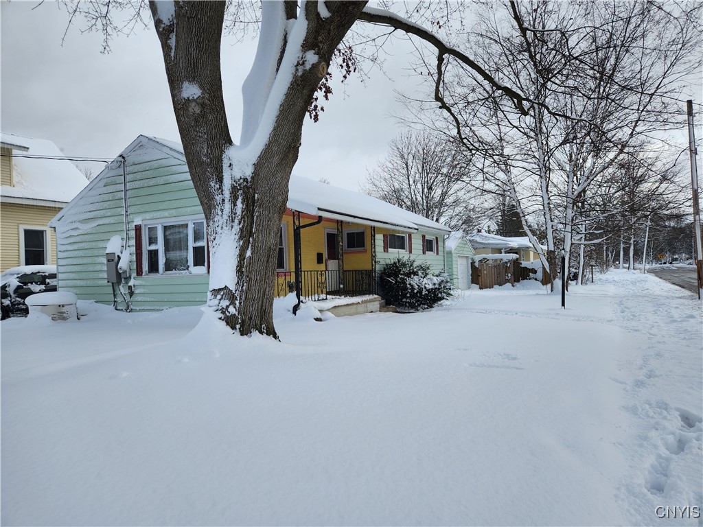 516 Cleveland Avenue Oneida, NY 13421 - Photo 2 of 19