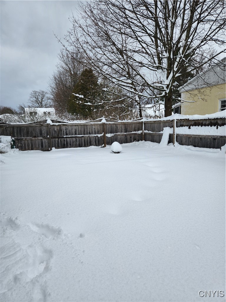 516 Cleveland Avenue Oneida, NY 13421 - Photo 3 of 19