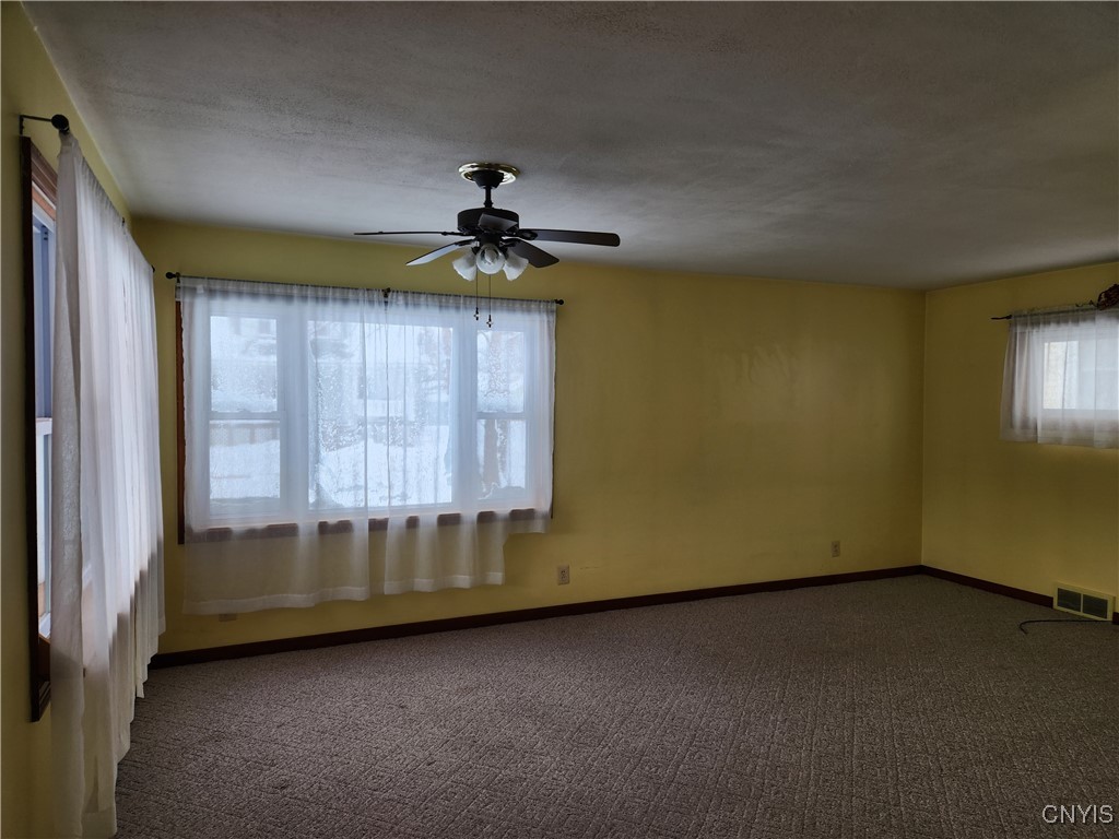 516 Cleveland Avenue Oneida, NY 13421 - Photo 5 of 19