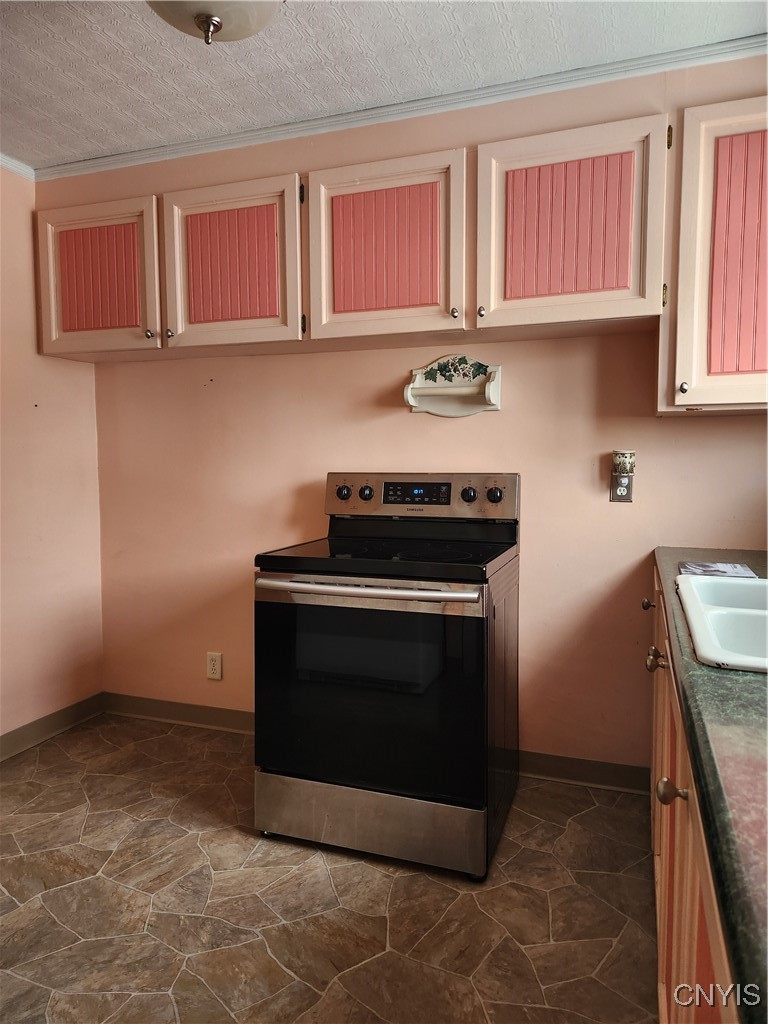 516 Cleveland Avenue Oneida, NY 13421 - Photo 8 of 19