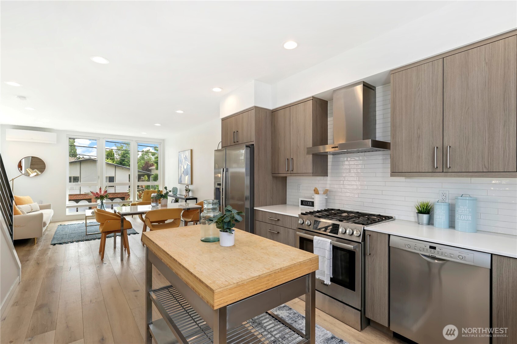 8817 Midvale Avenue North, Unit D Seattle, WA 98103 - Photo 8 of 40 Gallery Image 8