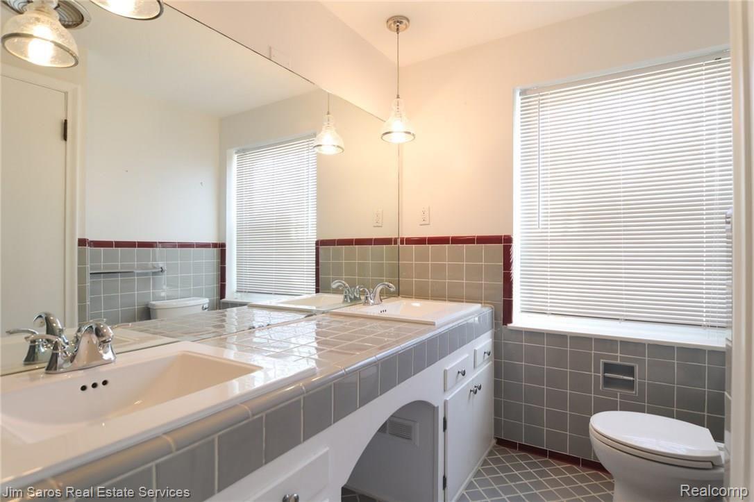639 Westchester Road Grosse Pointe, MI 48230 - Photo 28 of 37 6D6A5907.jpg