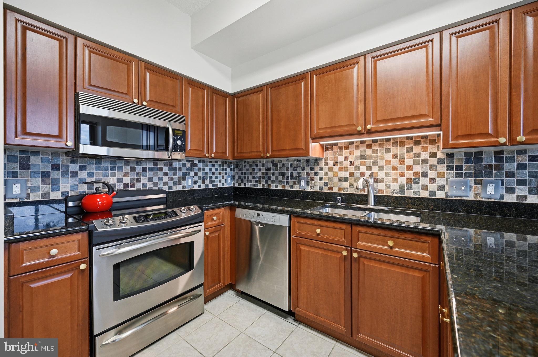 19355 Cypress Ridge Terrace, Unit 1017 Leesburg, VA 20176 - Photo 8 of 34