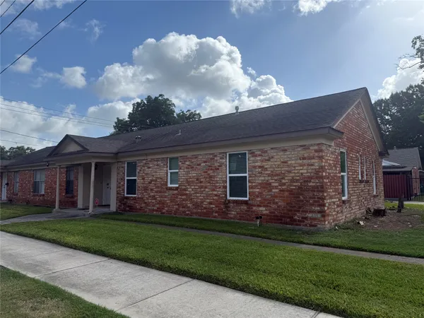 $1,650 | 6525 Renwick Drive, Unit A, Houston, TX 77081