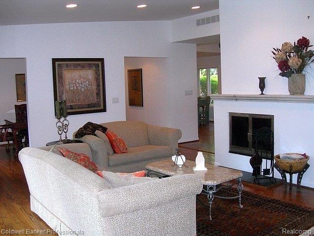 4595 Pickering Road Bloomfield Hills, MI 48301 - Photo 6 of 24 Living Rm Fireplace