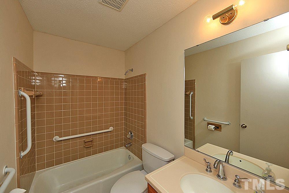 5120 Bartons Road Raleigh, NC 27613 - Photo 10 of 26 Full bath on main level