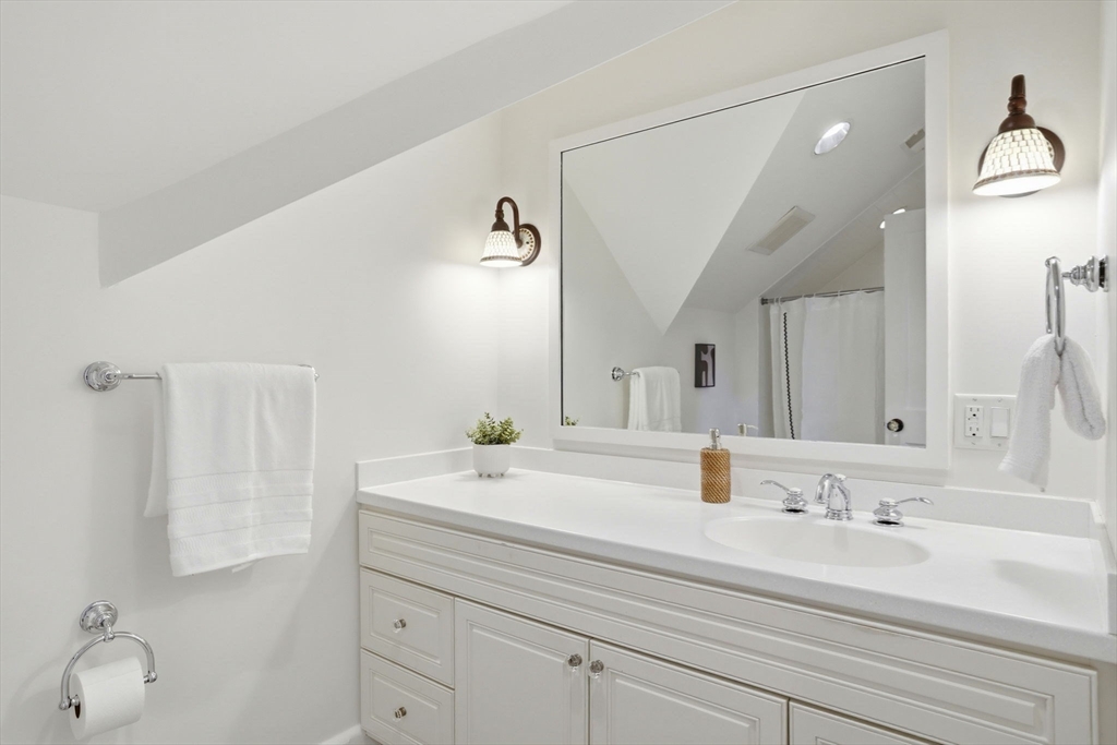 27 Slocum Road Lexington, MA 02421 - Photo 33 of 39