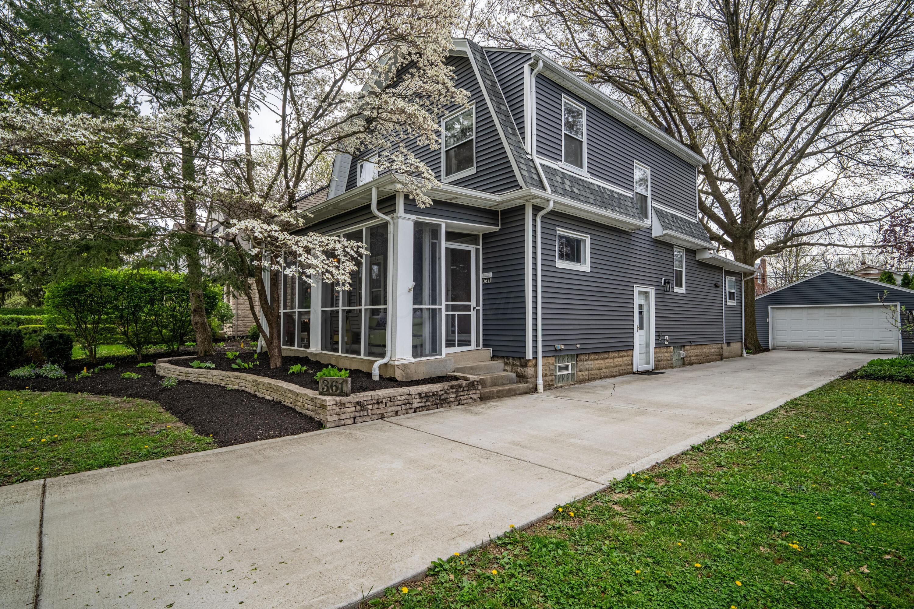 361 East Dunedin Road Columbus, OH 43214 - Photo 2 of 23 DSC_7876-HDR