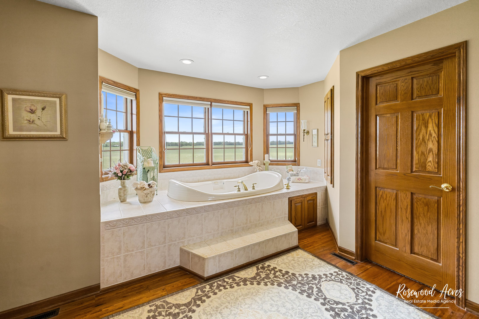 2021 Wiley Ridge Road Kankakee, IL 60901 - Photo 19 of 32 a bathroom with a tub sink and mirror