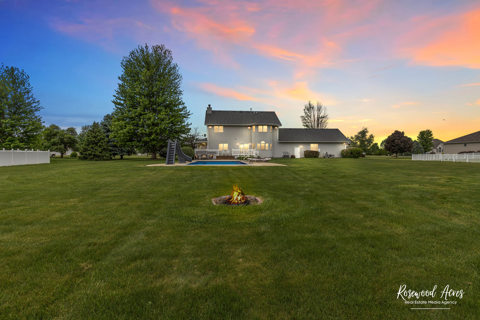 2021 Wiley Ridge Road Kankakee, IL 60901 - Photo 2 of 32 a front view of a house with a garden