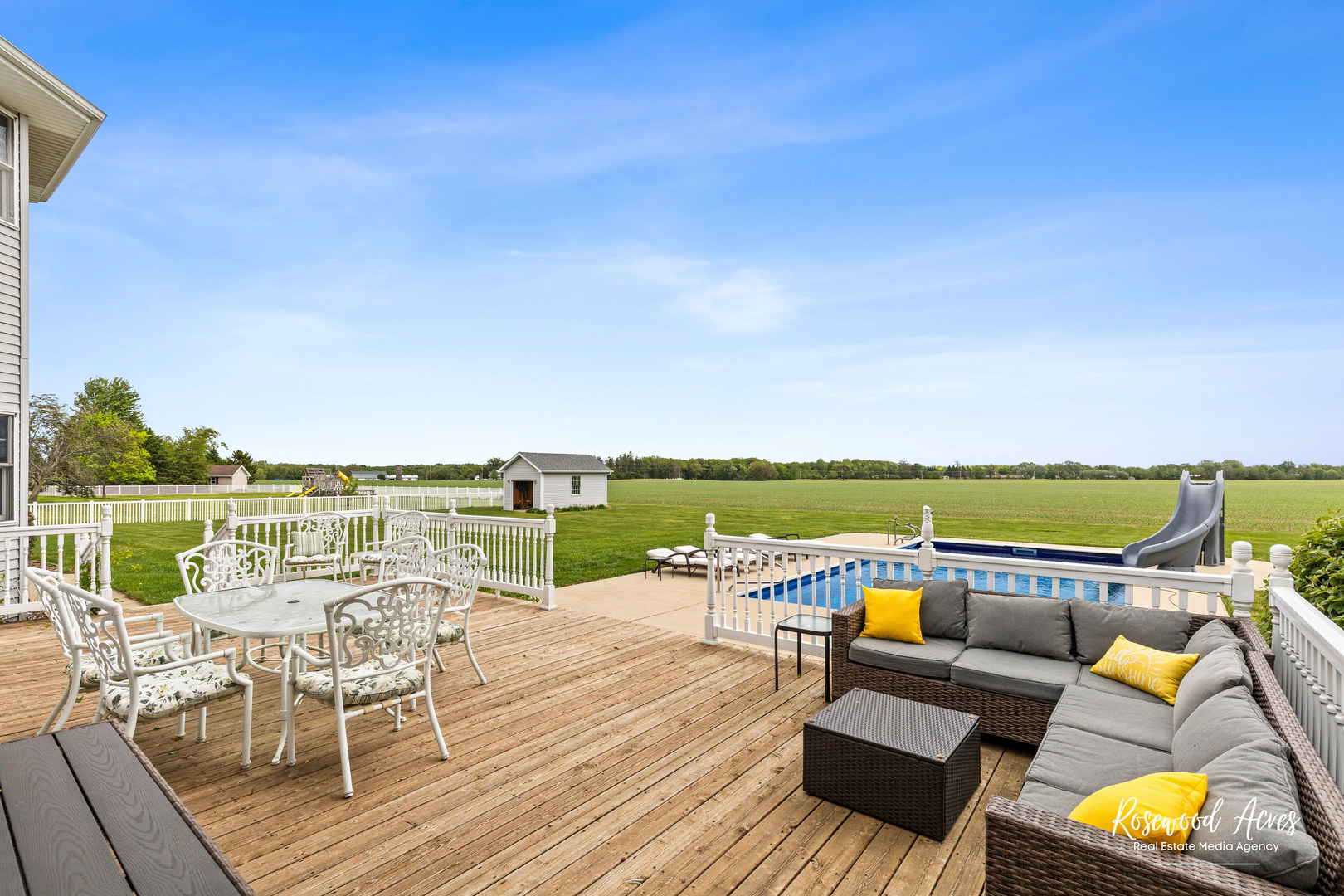 2021 Wiley Ridge Road Kankakee, IL 60901 - Photo 6 of 32 an outdoor space with patio the ocean view