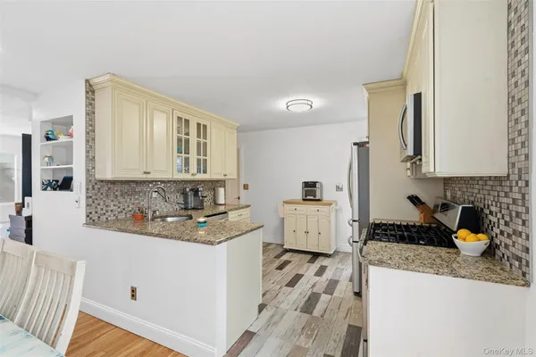 $615,000 | 22 Hovenkamp Avenue, Nanuet, NY 10954