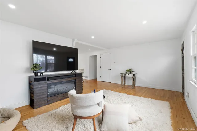 $635,000 | 22 Hovenkamp Avenue, Nanuet, NY 10954