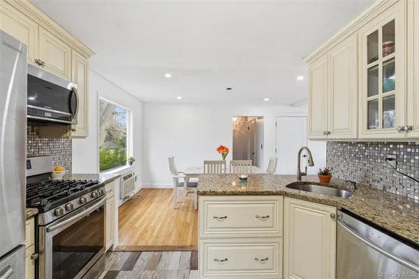 $615,000 | 22 Hovenkamp Avenue, Nanuet, NY 10954