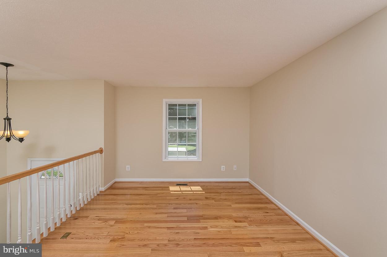 2737 Parallel Path Abingdon, MD 21009 - Photo 13 of 29 Living Room