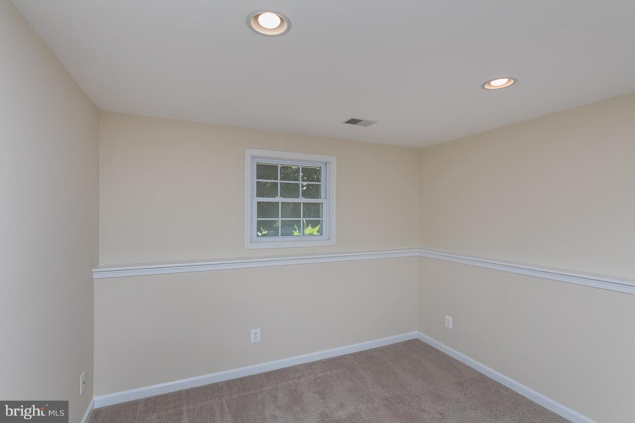 2737 Parallel Path Abingdon, MD 21009 - Photo 24 of 29 Bath (Master)