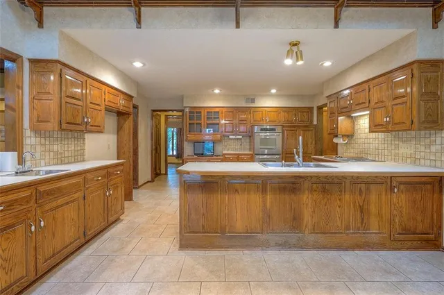 $630,000 | 4417 West 130th Street, Leawood, KS 66209