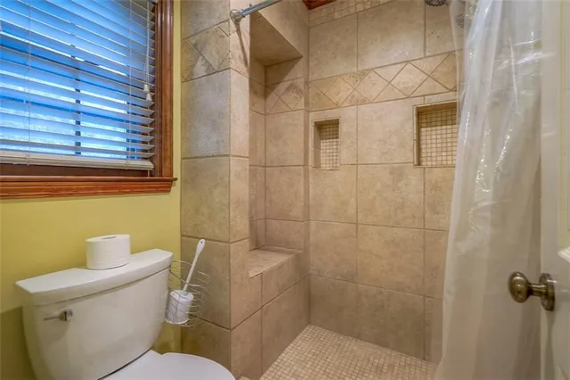 $630,000 | 4417 West 130th Street, Leawood, KS 66209