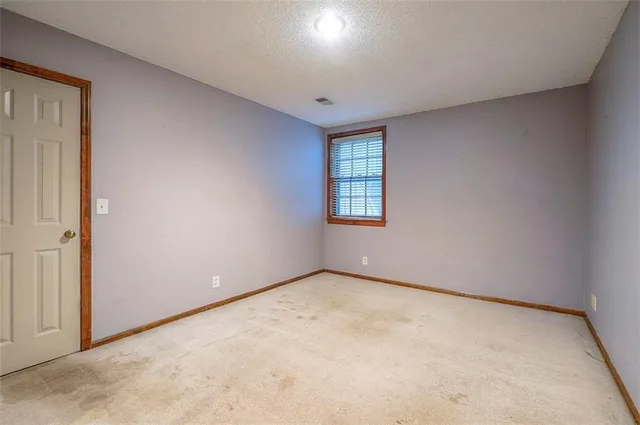 $630,000 | 4417 West 130th Street, Leawood, KS 66209