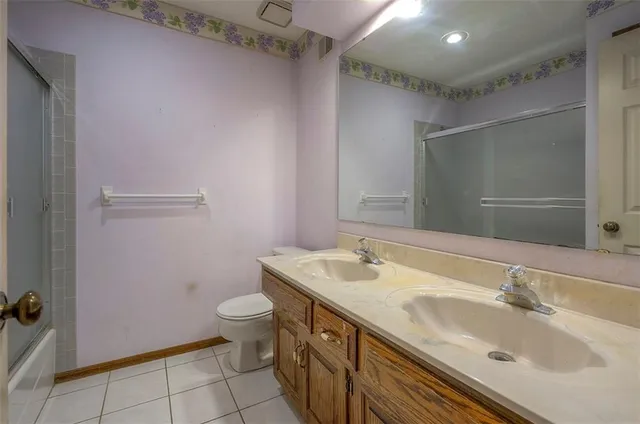 $630,000 | 4417 West 130th Street, Leawood, KS 66209