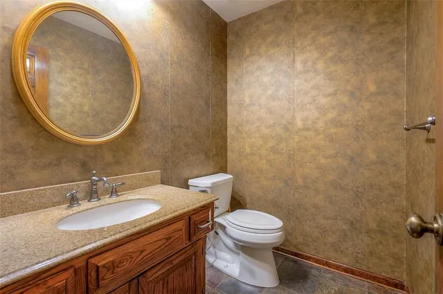 $630,000 | 4417 West 130th Street, Leawood, KS 66209