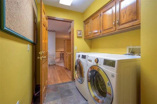 $630,000 | 4417 West 130th Street, Leawood, KS 66209