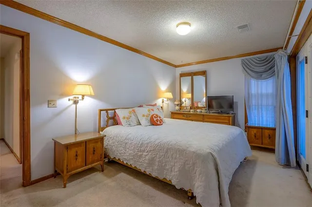 $630,000 | 4417 West 130th Street, Leawood, KS 66209