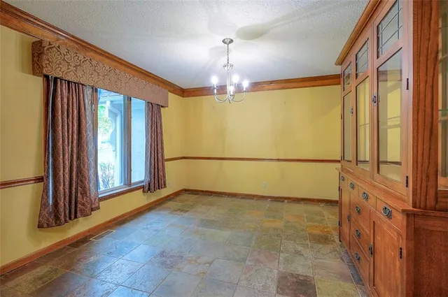 $630,000 | 4417 West 130th Street, Leawood, KS 66209