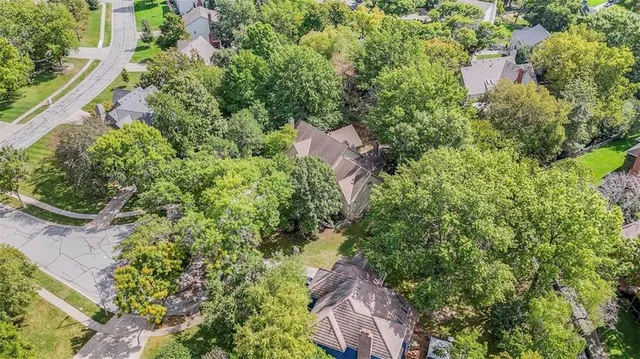 $630,000 | 4417 West 130th Street, Leawood, KS 66209