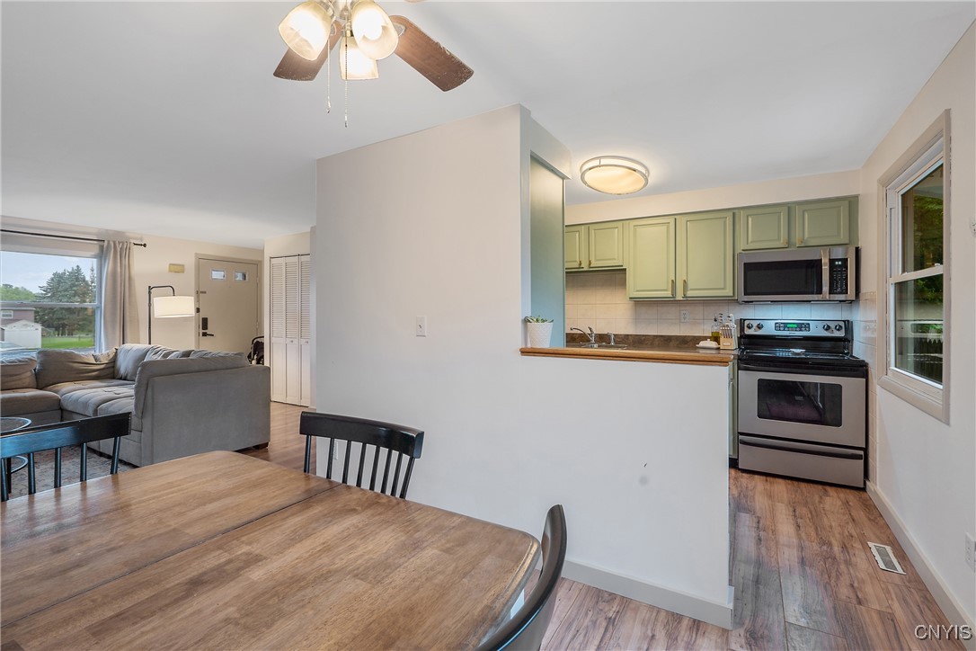 7388 Oak Post Road Clay, NY 13088 - Photo 11 of 39