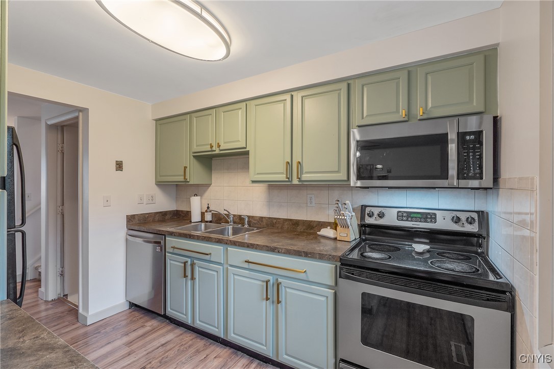 7388 Oak Post Road Clay, NY 13088 - Photo 12 of 39