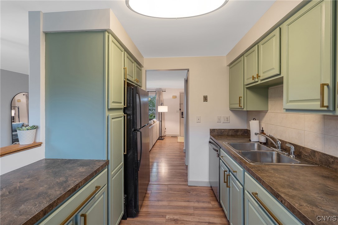 7388 Oak Post Road Clay, NY 13088 - Photo 15 of 39