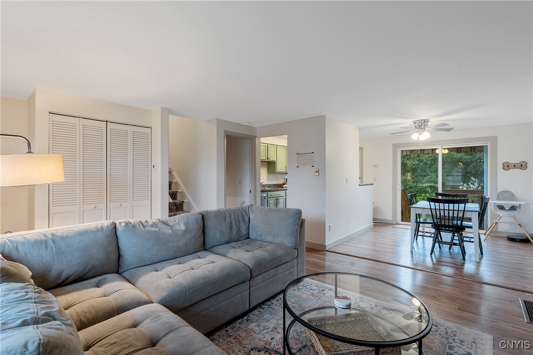 7388 Oak Post Road Clay, NY 13088 - Photo 7 of 39