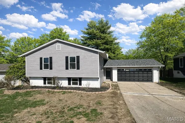 $430,000 | 242 Berlekamp Drive, St. Charles, MO 63303