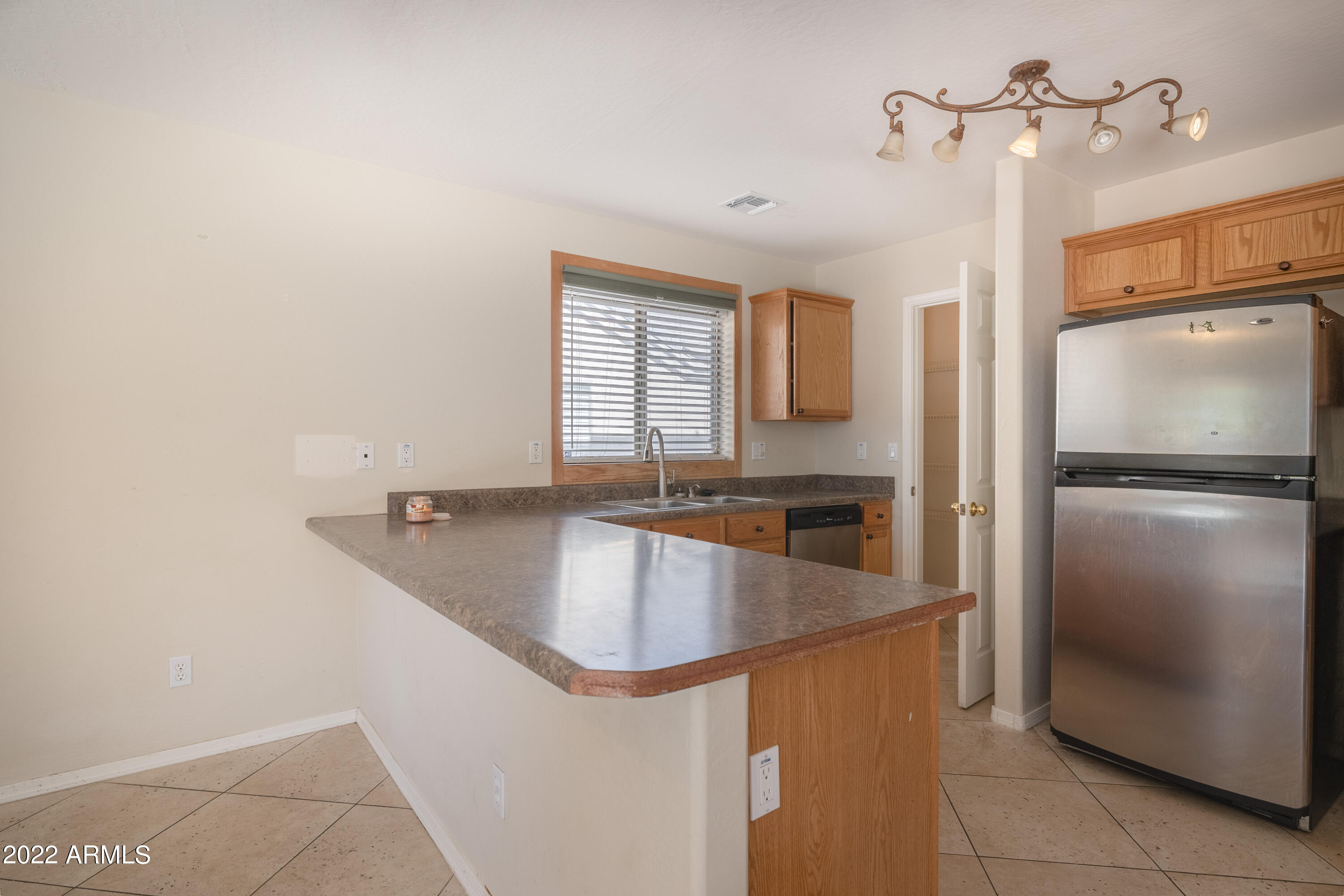 3233 West Pecan Road Phoenix, AZ 85041 - Photo 11 of 35 Kitchen