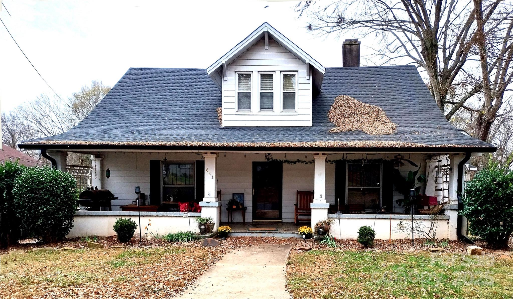 623 4th Avenue Southwest Hickory, NC 28602 - Photo 2 of 3 a view of a house with a yard and sitting area